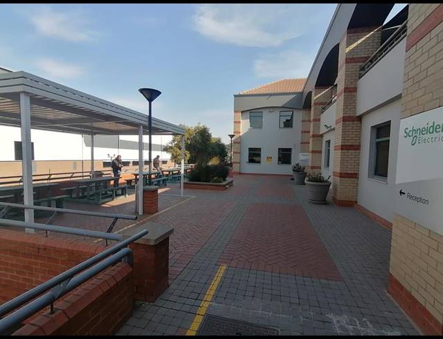 INDUSTRIAL PROPERTY TO RENT IN HALFWAY HOUSE